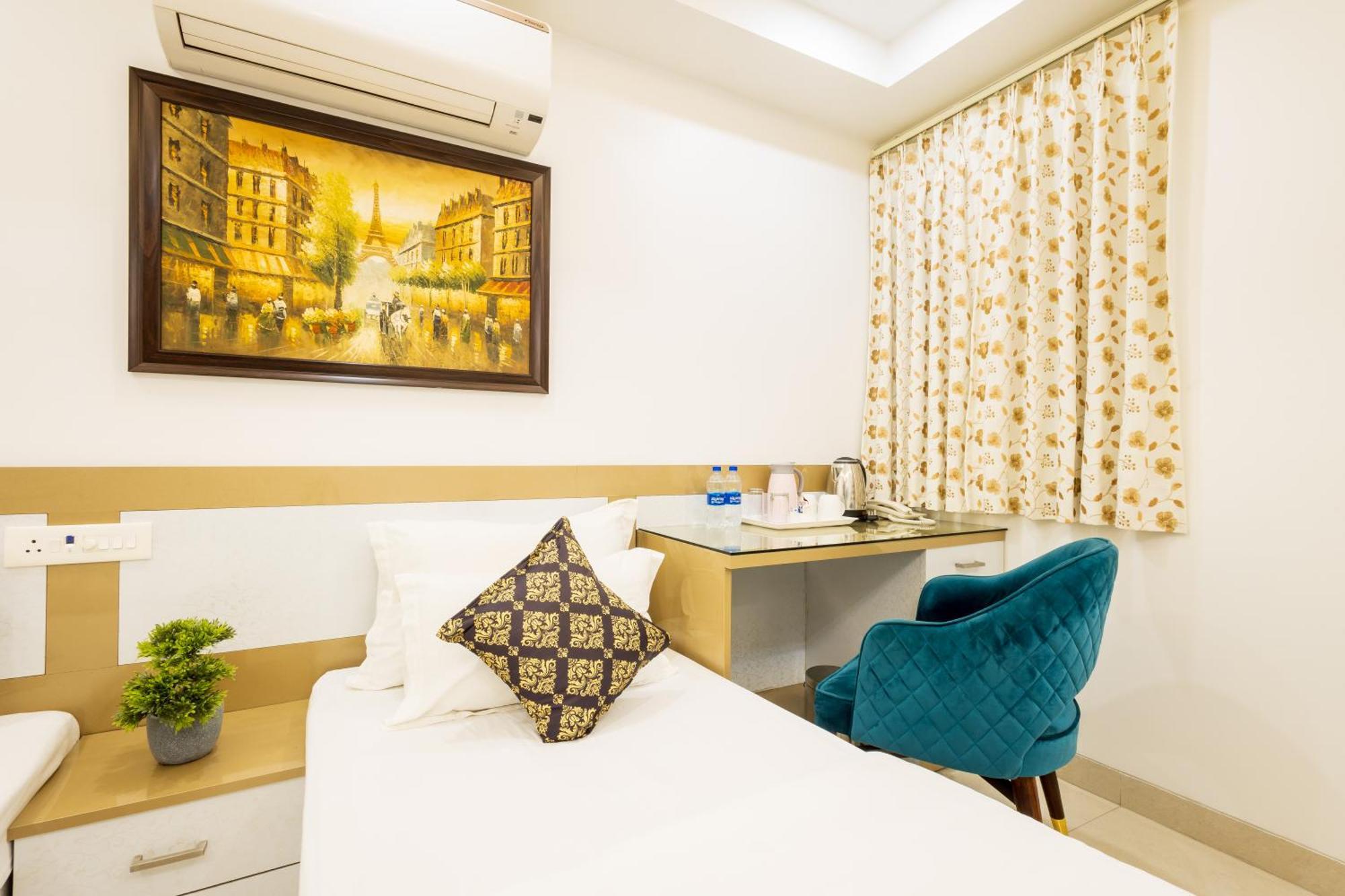 Hotel Krish - Near Medanta And Fortis Hospital Gurugram Gurgaon Dış mekan fotoğraf