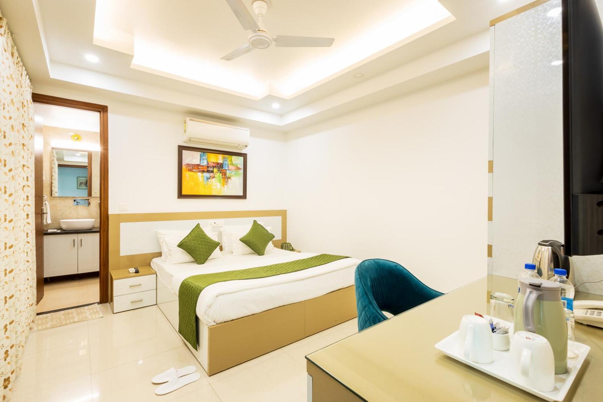 Hotel Krish - Near Medanta And Fortis Hospital Gurugram Gurgaon Dış mekan fotoğraf