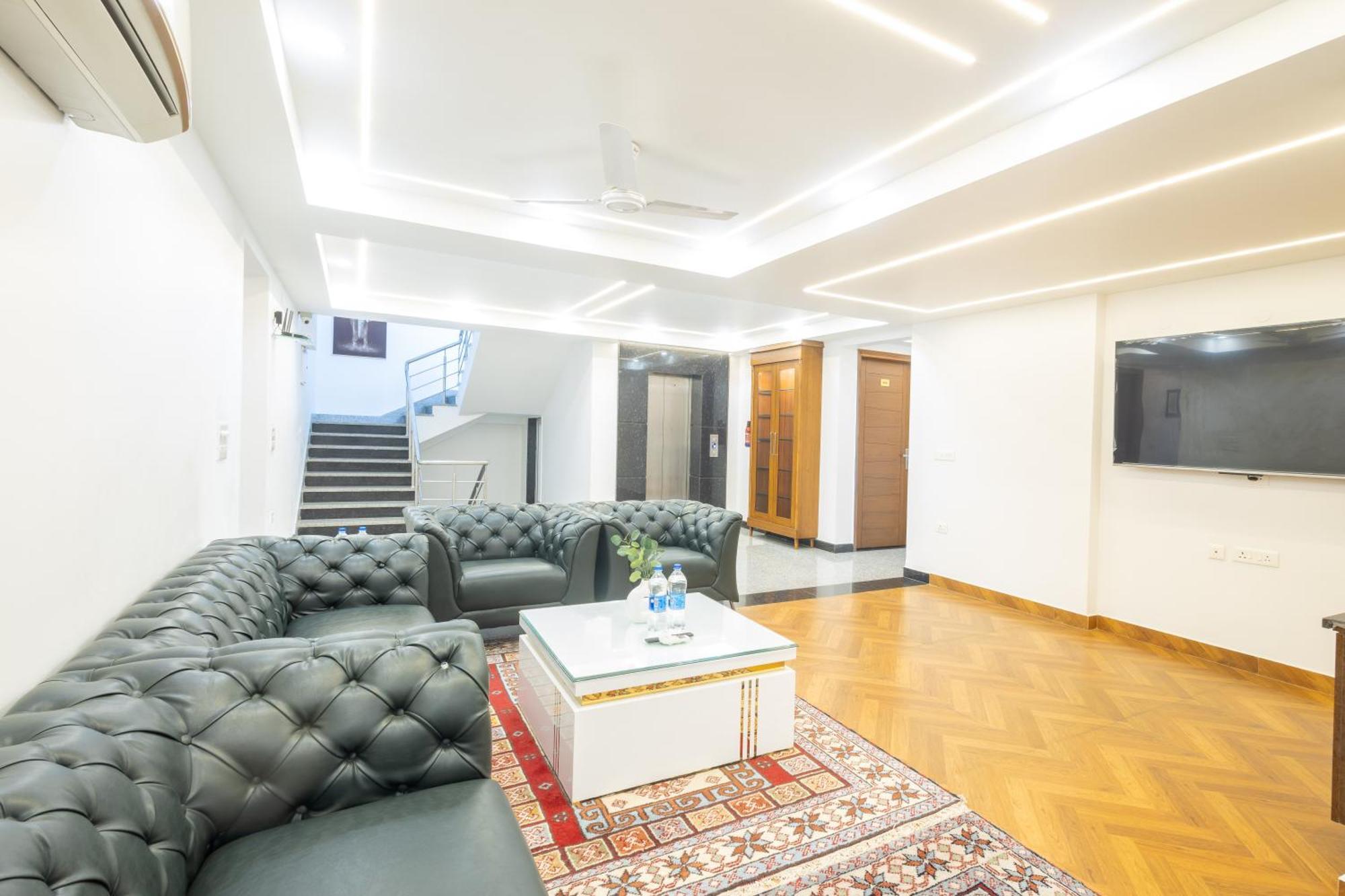 Hotel Krish - Near Medanta And Fortis Hospital Gurugram Gurgaon Dış mekan fotoğraf